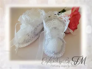 Baby booties de Luxe No.41/ two sizes / 4x4 hoop and 5x7 hoop