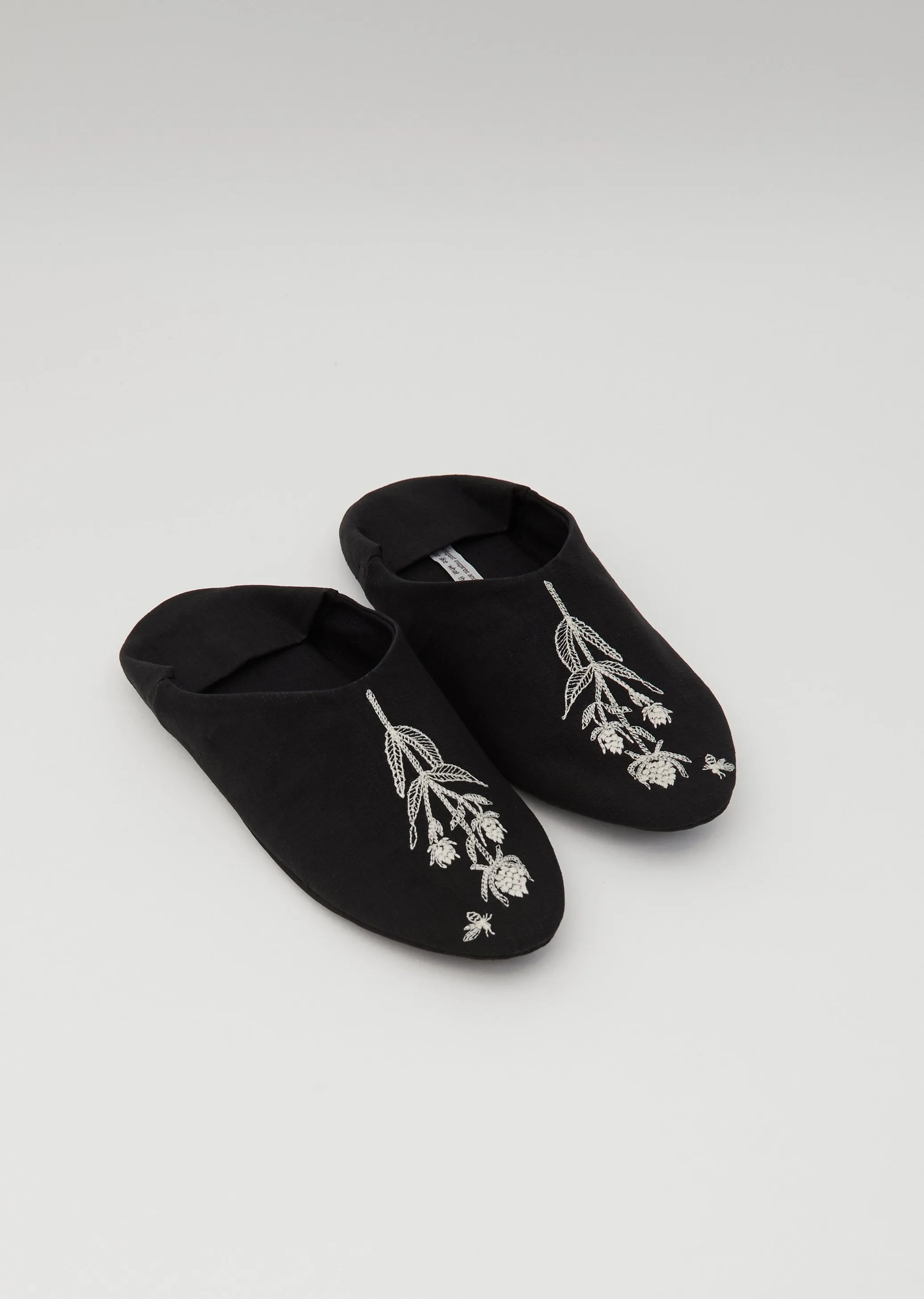 Linen Babouche Slippers — Black x Ivory