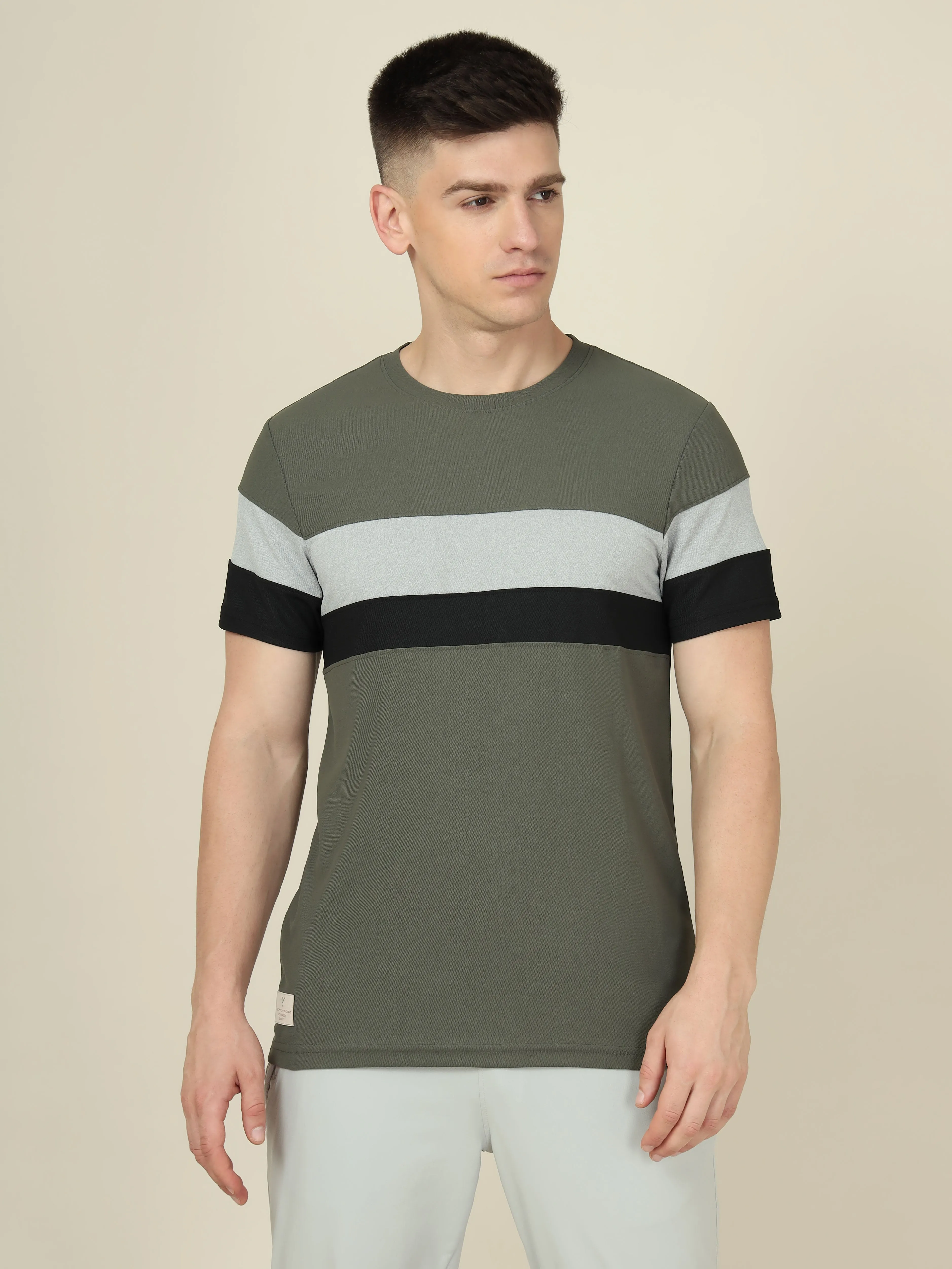 Men Colorblock Slim Fit Crew Neck T-shirt with MATPIQ