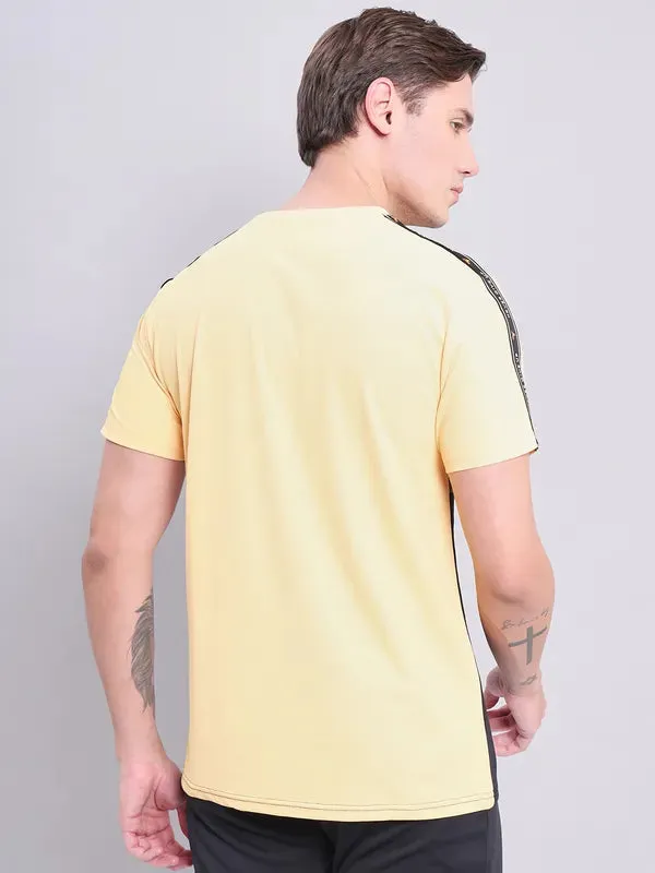 Men Colorblock Slim Fit Crew Neck T-shirt with MATPIQ