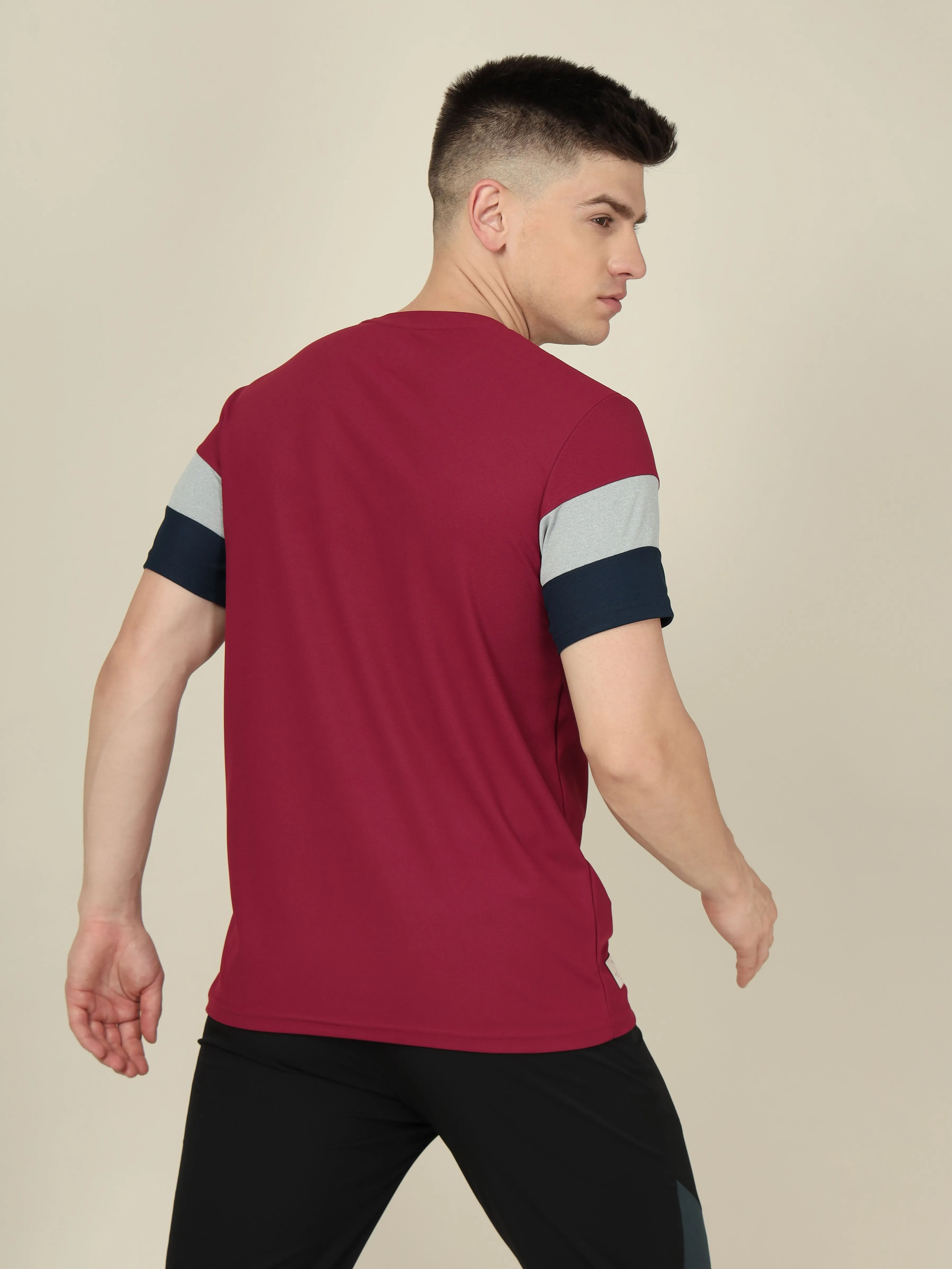 Men Colorblock Slim Fit Crew Neck T-shirt with MATPIQ