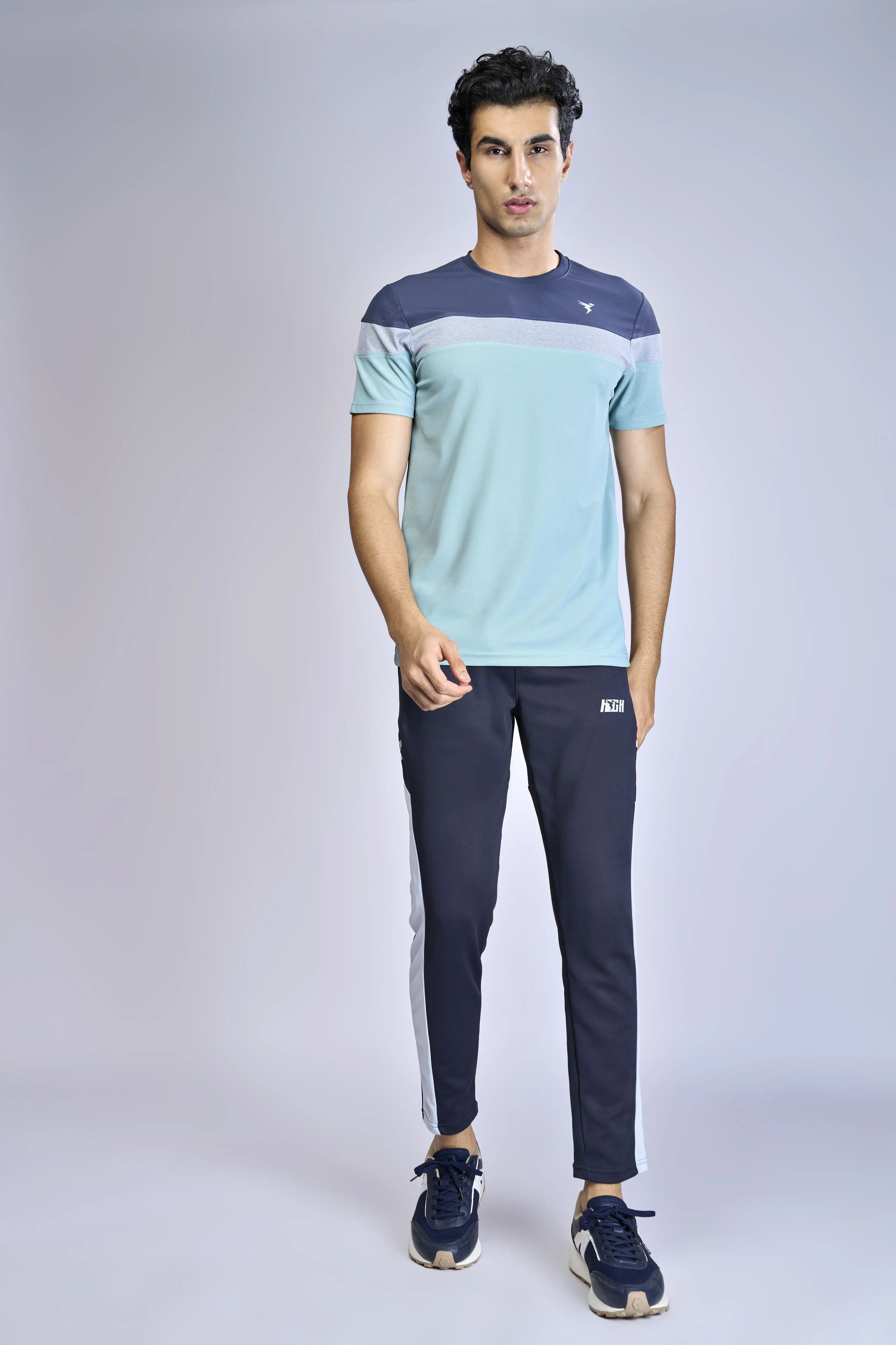 Men Colorblock Slim Fit Crew Neck T-shirt with MATPIQ