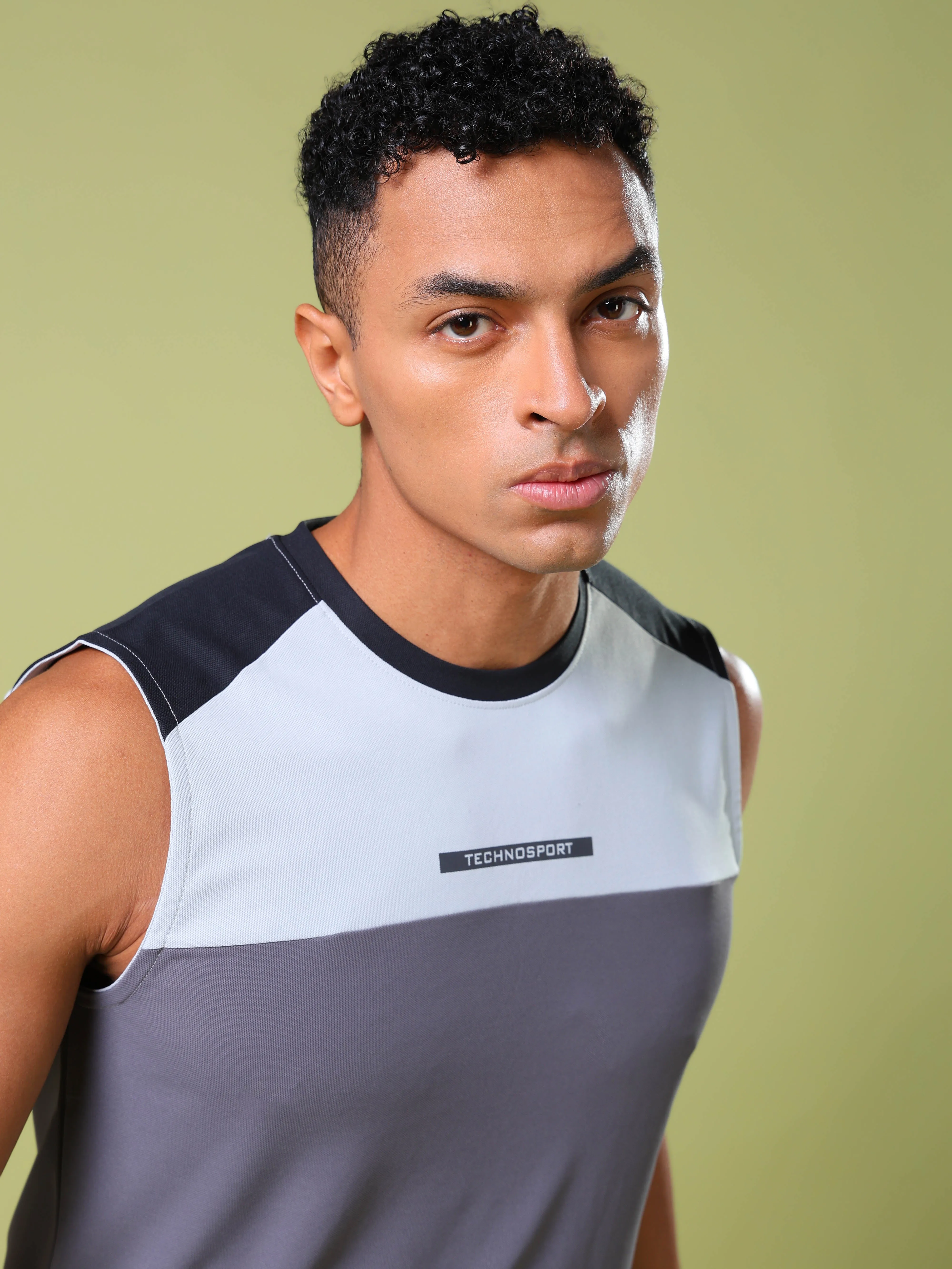 Men Colorblock Slim Fit Round Neck Sports Innerwear Vest with MATPIQ