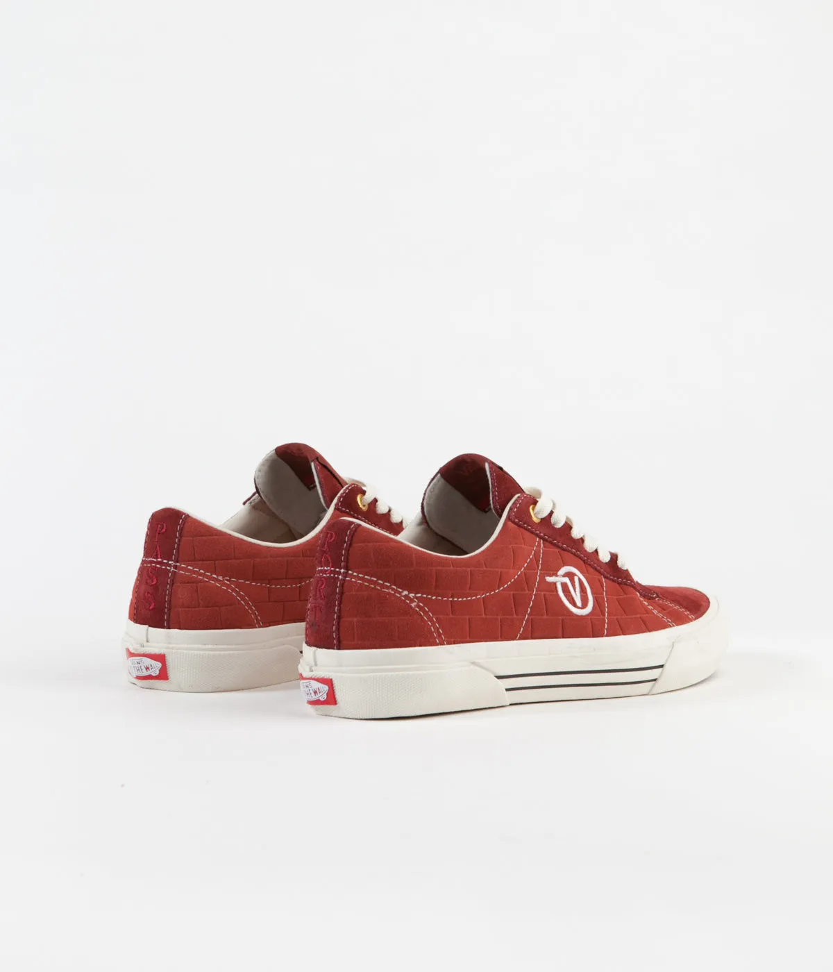 Vans x Pass Port Sid Pro Shoes - Brick Red